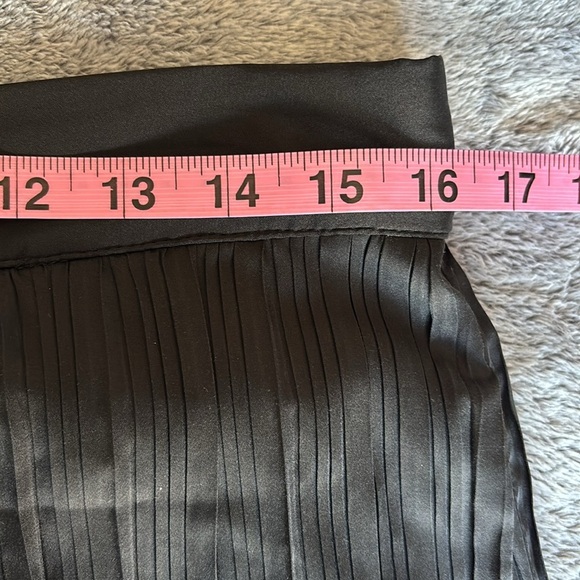 T Tahari Accordion Pleat Wide Leg Pants in Black Size Large EUC - Picture 4 of 5